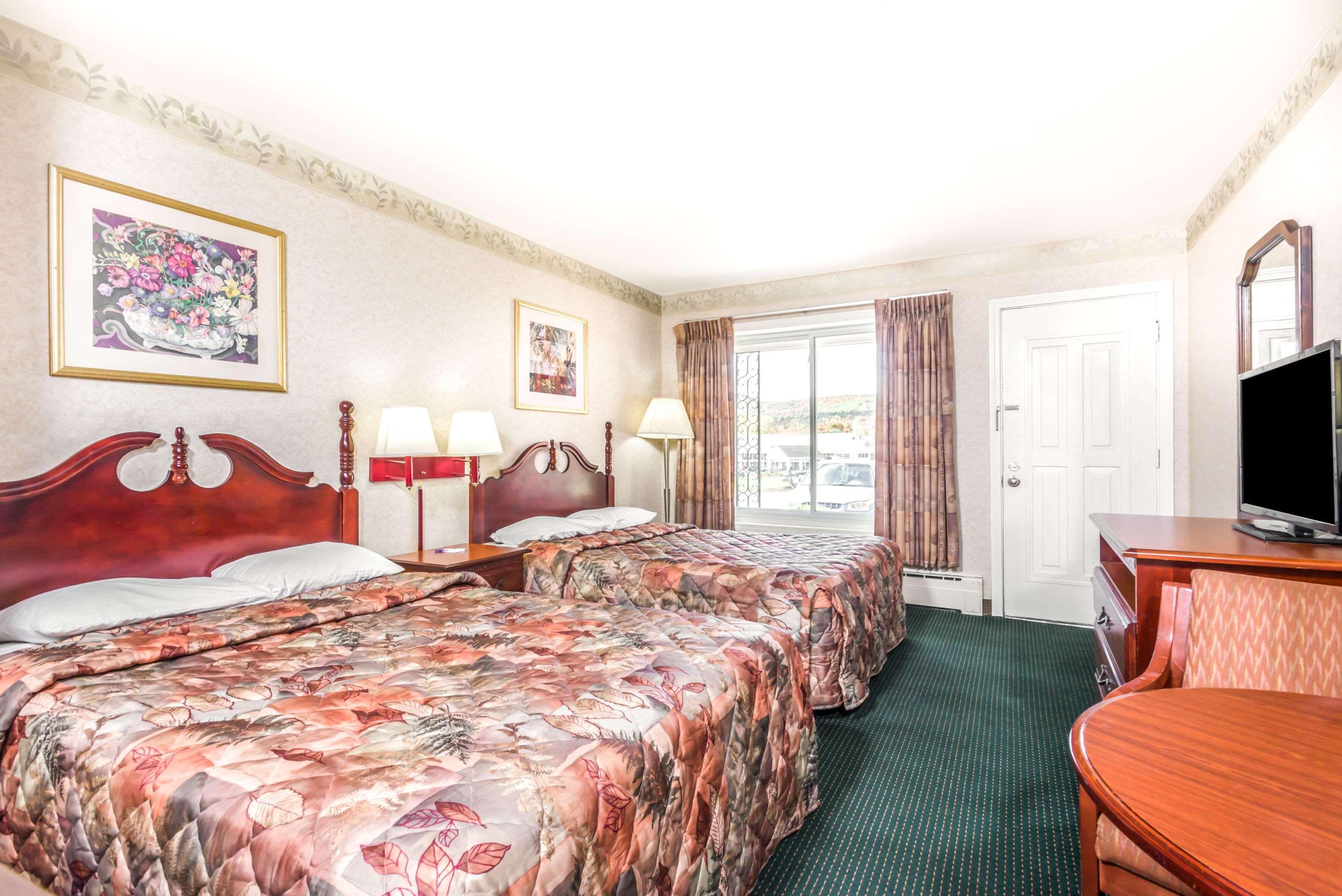 Knights Inn Lenox Zewnętrze zdjęcie