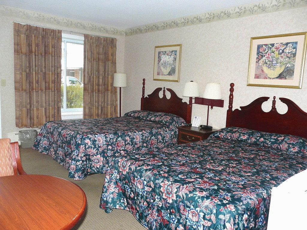 Knights Inn Lenox Zewnętrze zdjęcie