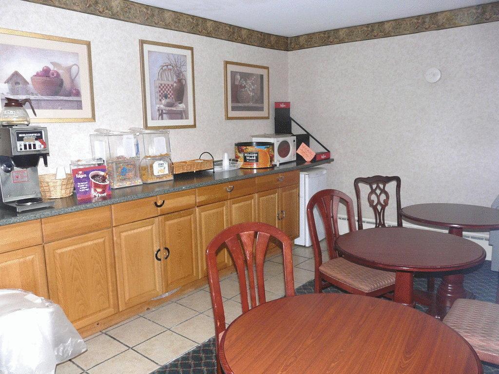 Knights Inn Lenox Zewnętrze zdjęcie